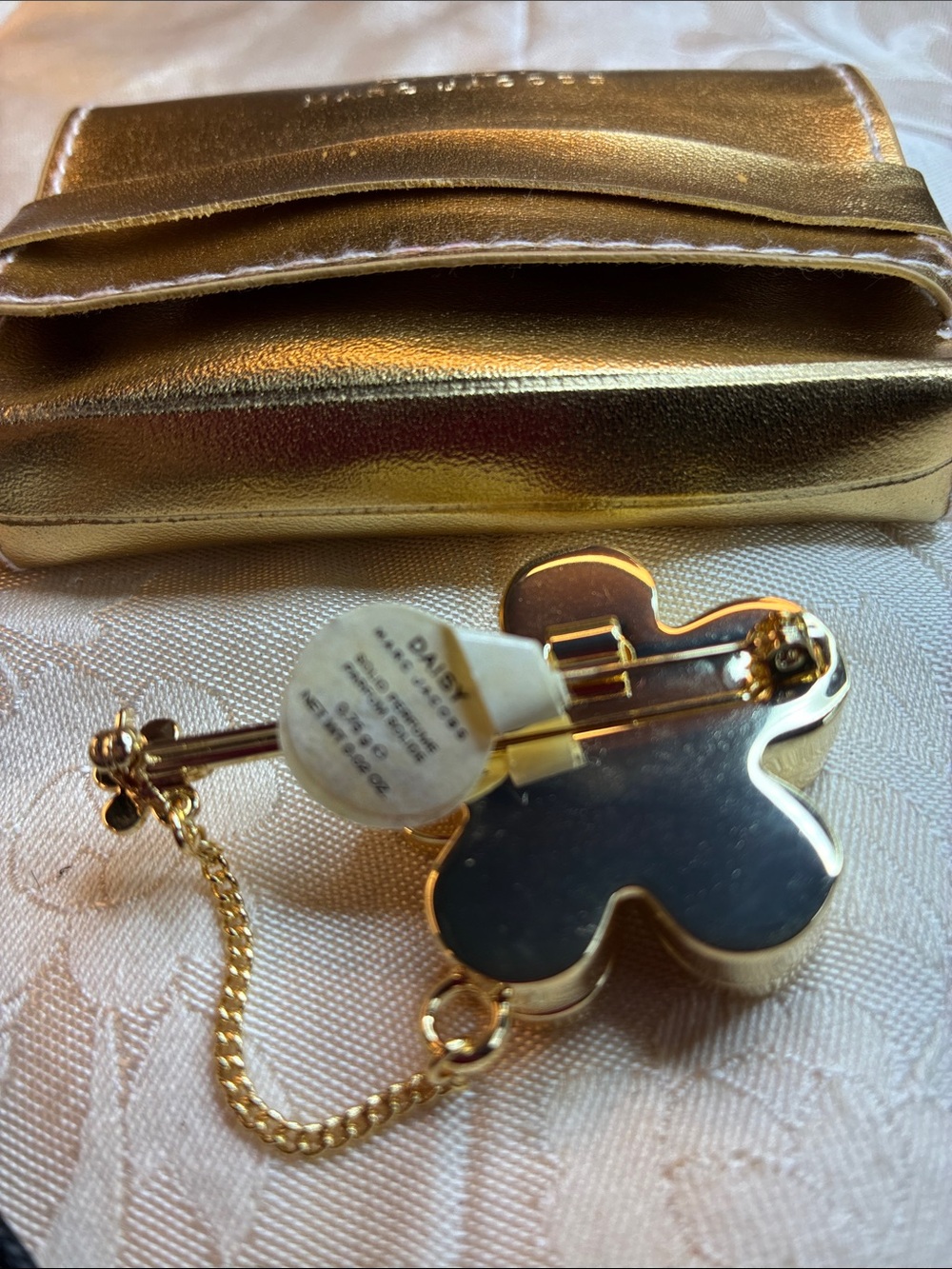 Marc Jacobs Gold Floral Key & Card Holder with solid perfume brooch - Picture 2 of 6